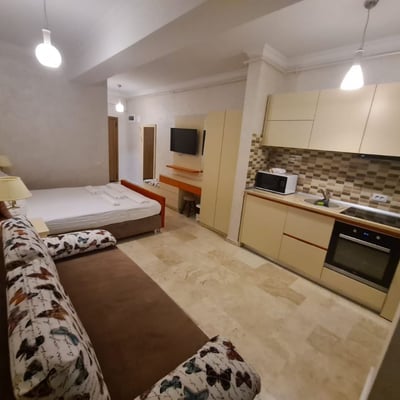 Аренда уютной 1-комнатной квартиры, 30 м², вид на озеро и море, Mamaia, Констанца, Румыния